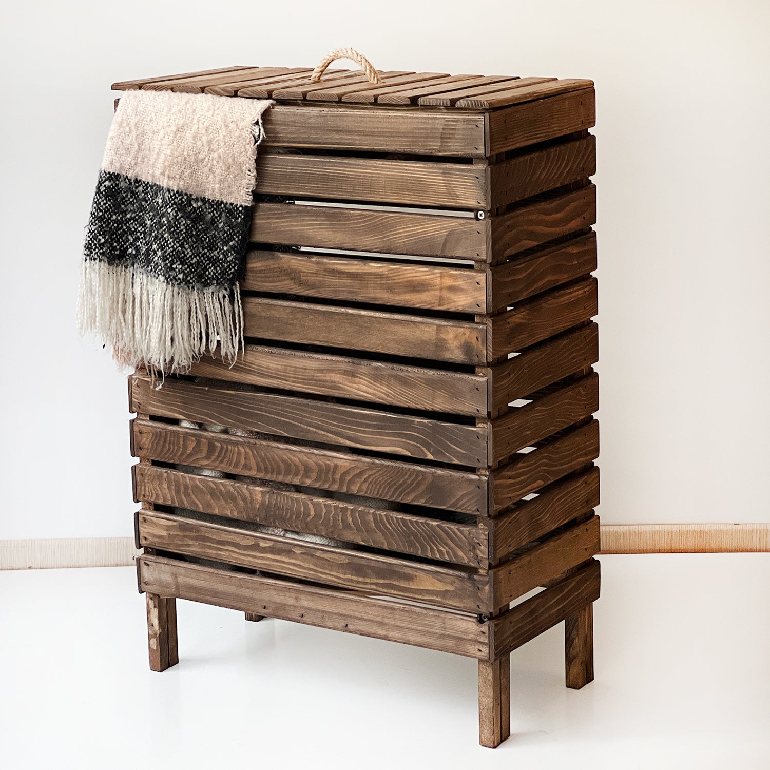 Wäschekorb aus Holz - Walnuss