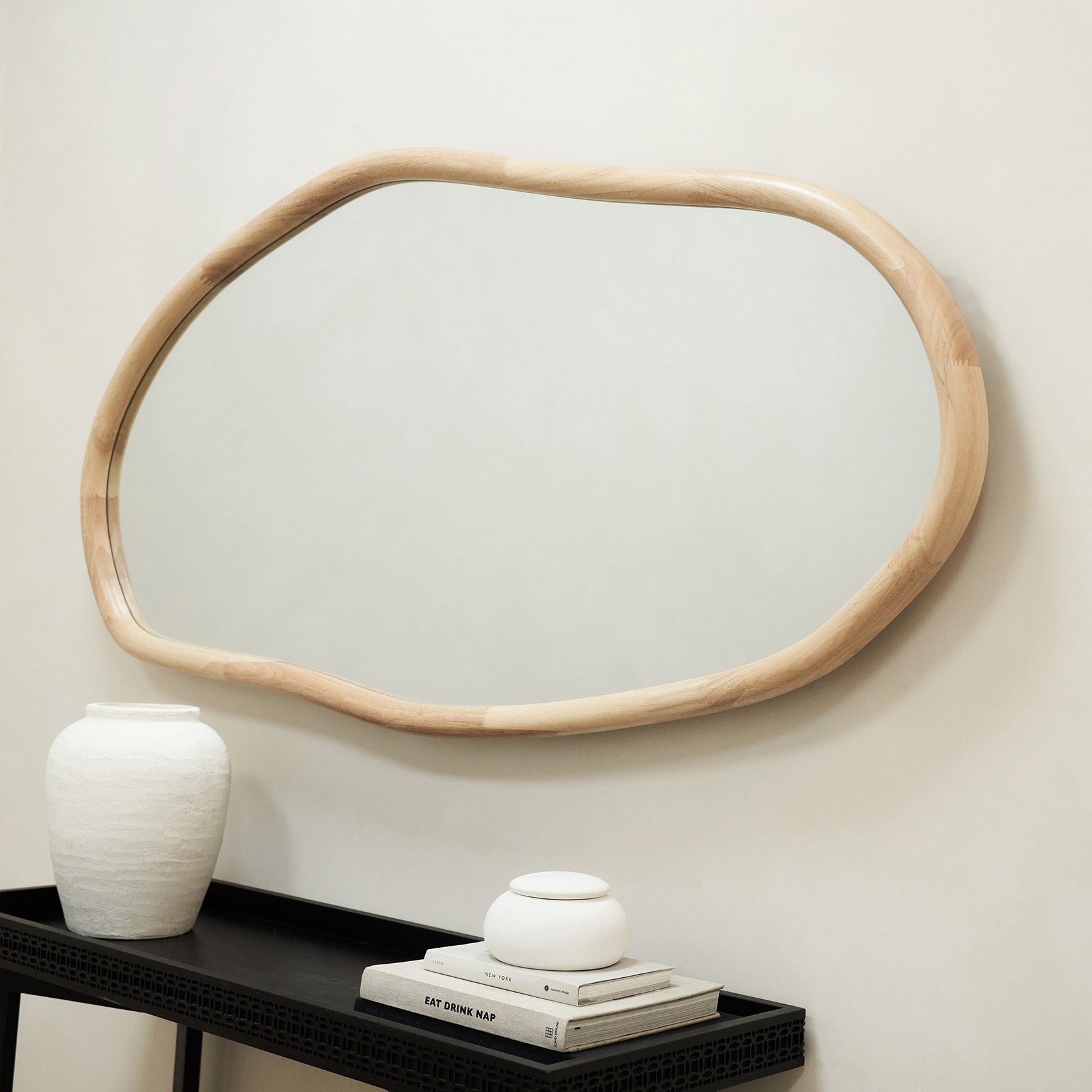 Lua Unregelmäßiger Wandspiegel aus hellem Holz, 150 cm x 75 cm