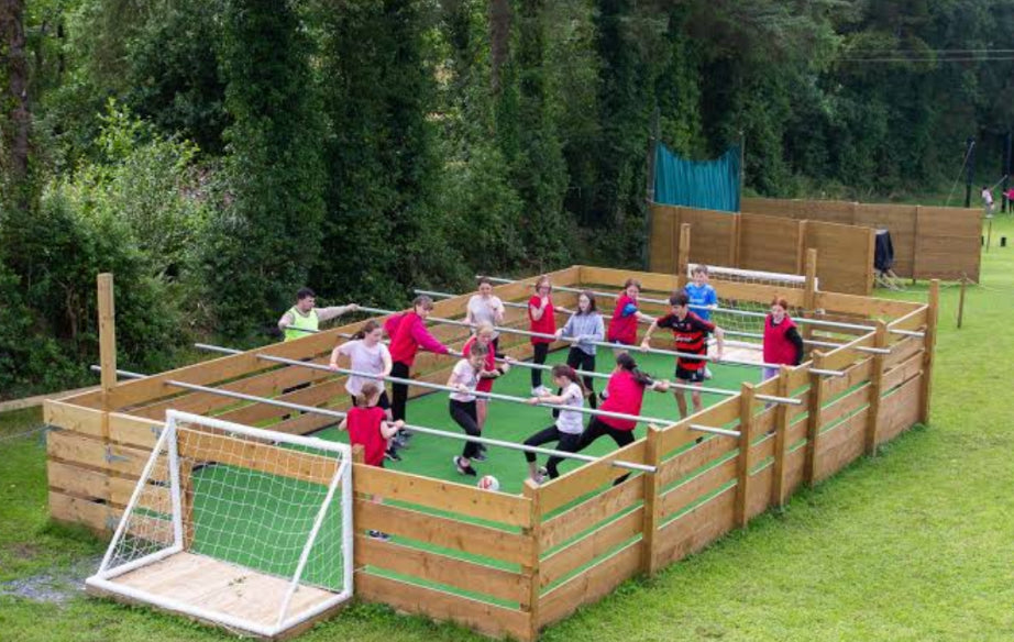 Ahşap İnsan Langırt – Profesyonel Human Foosball Sahası