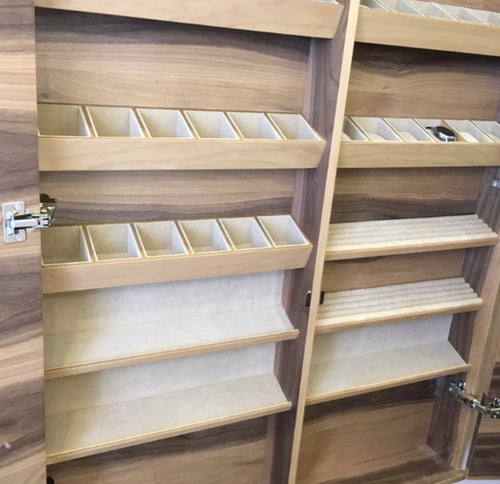 Ahşap Takı Dolabı