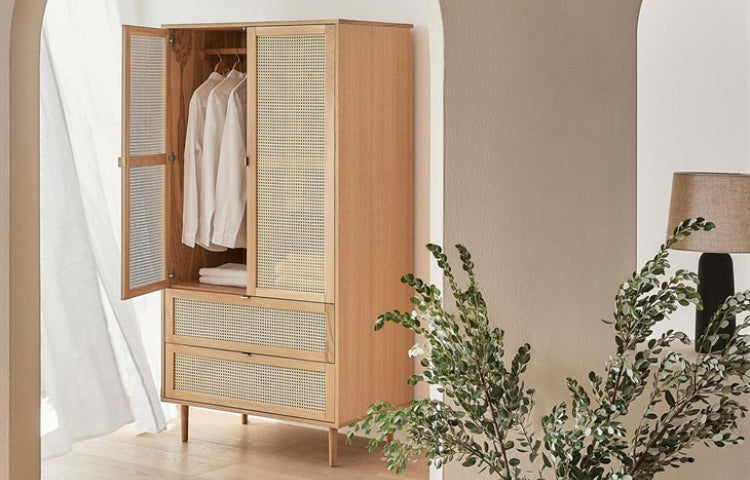Hazeran-Garderobe 